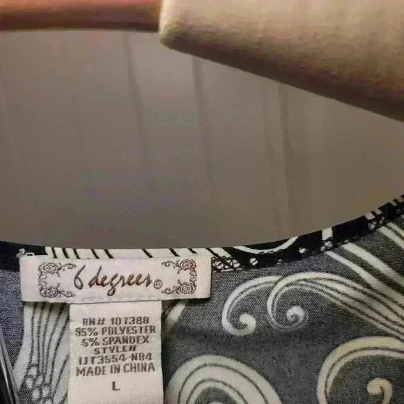 Vintage. 6 degrees Large sleeveless pull over with attached belt - Picture 5 of 5